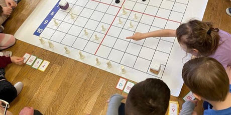 Powiększ grafikę: Kodowanie i szachy!