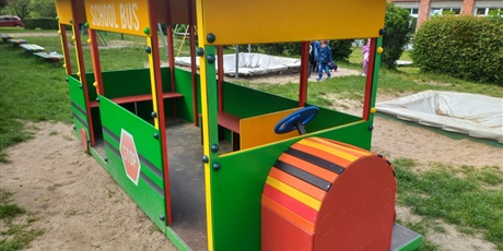 Powiększ grafikę: Nowy autobus do zabawy