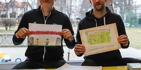 Powiększ grafikę: Odwiedziny piłkarzy Lechii Gdańsk